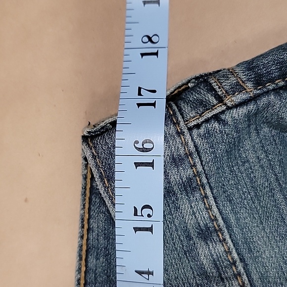 Levis 559, Size 32x32 Relaxed Straight Fit, Slight Tapered Leg Blue Jeans, GUC - Picture 4 of 13